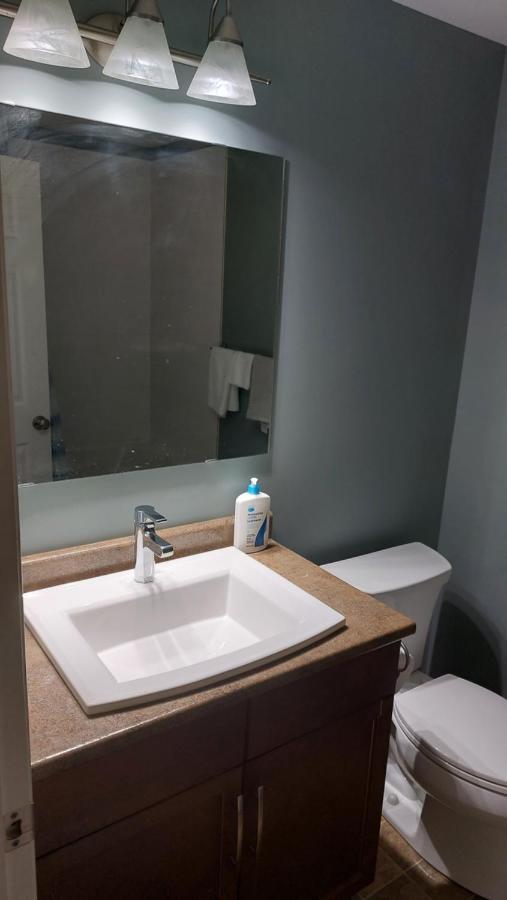Lovely 1-Bedroom Basement Suite Виннипег Экстерьер фото